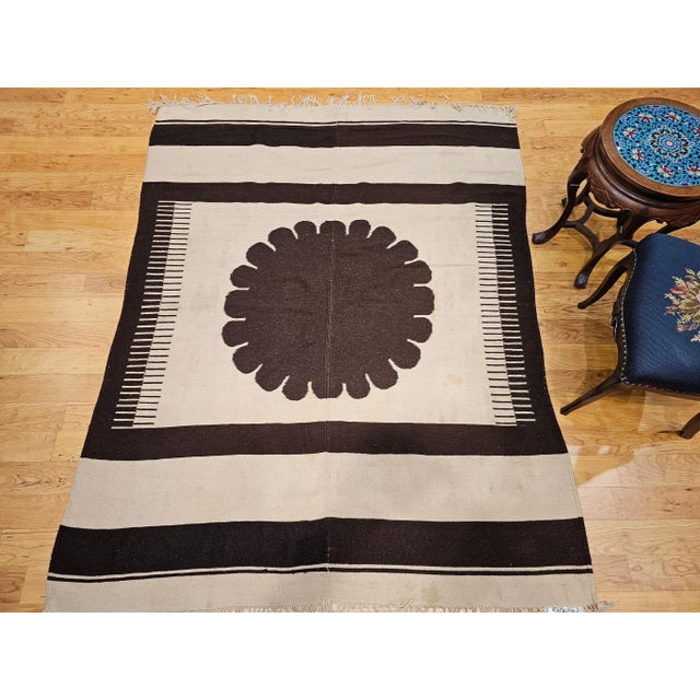 Vintage Southwestern Kilim Rug, Flat-Woven Medallion Pattern, Ivory & Brown, 5’ X 7’ For Sale - Image 12 of 12