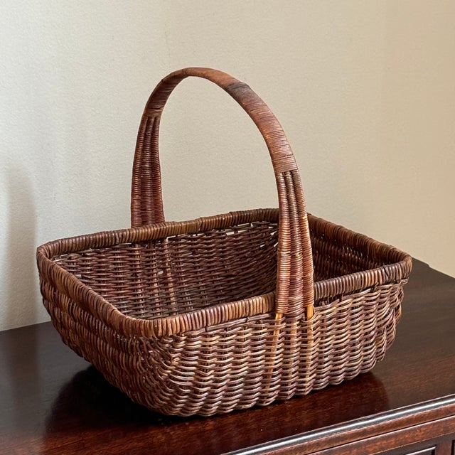 Small Vintage Decorative Trug With Arched Handle For Sale - Image 4 of 11