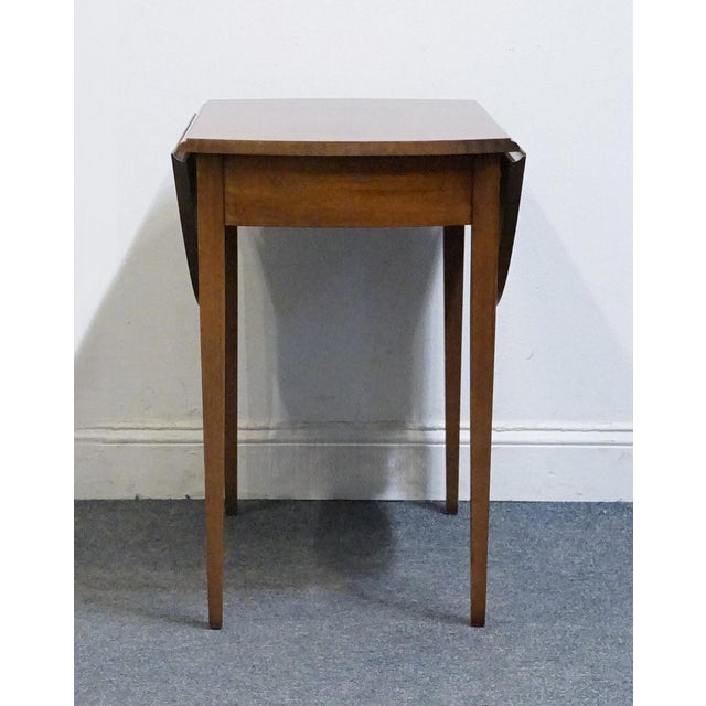 Councill Craftsman Banded Mahogany Traditional Duncan Phyfe Style 37" Drop Leaf Pembroke Accent End Table Table For Sale - Image 15 of 16