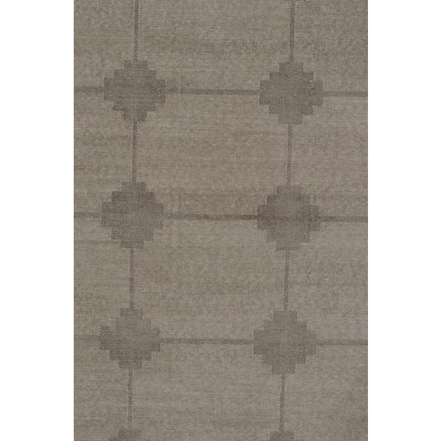 Contemporary Oversized Geometric Cotton Dhurrie Rug by Rug & Kilim, India For Sale In New York - Image 6 of 9
