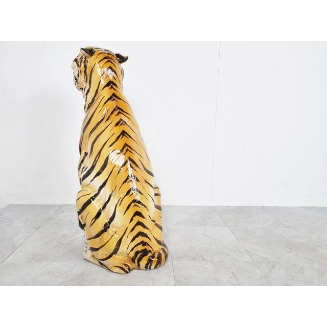 Large hand painted ceramic tiger figure made in italy. Beautifully detailed. 1970's - Italy Very good condition....