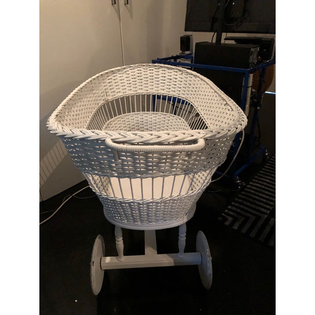 Antique wicker bassinet on wheels clearance