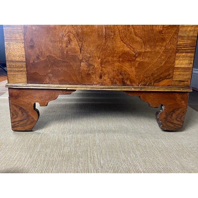 Queen Anne Mid-18th Century English Burl Walnut Chest of Drawers For Sale - Image 3 of 16
