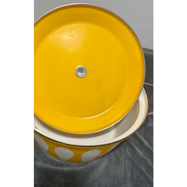 1960s Vintage Cathrineholm Yellow Lotus Enamel Dutch Oven Lidded Pot For Sale - Image 5 of 12