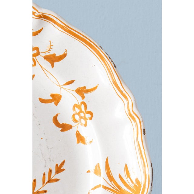 Shaped Ochre Plate with Bird from Moustiers Faience, 1700s For Sale - Image 3 of 8