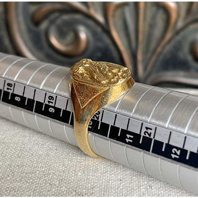 1970s Mid-Century Modern Owl of Athena 18k Gold Ring Coin Vibes For Sale - Image 9 of 9