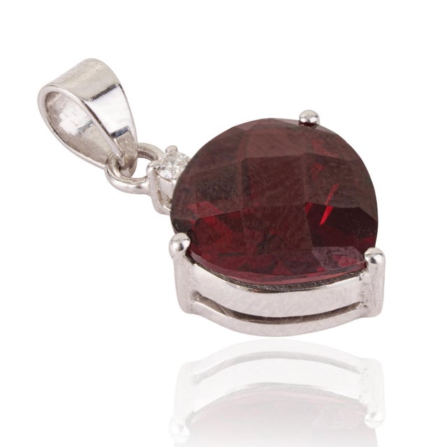 Contemporary Carat&Her Crimson Ember 4.93 Ct Trillion Cut Garnet Pendant in 925 Sterling Silver For Sale - Image 3 of 12
