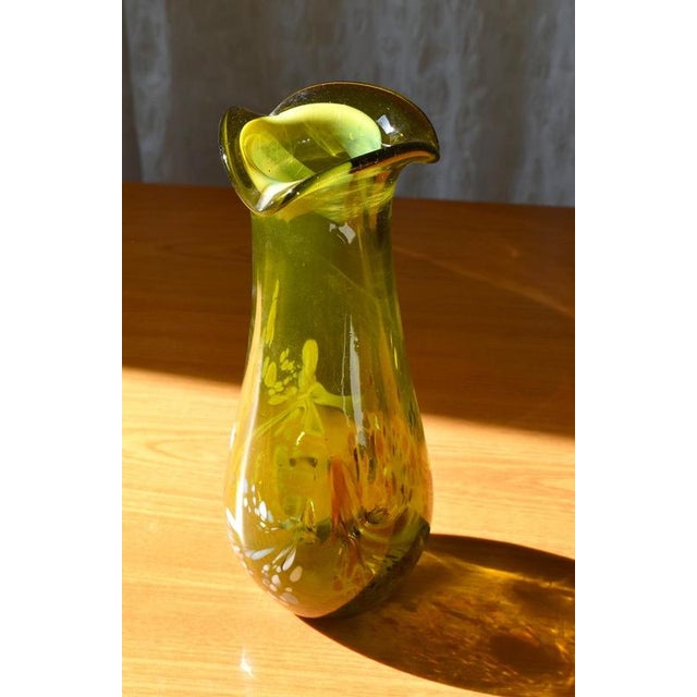 1990s Free-Form Olive Green Art Glass Vase by Gyula Budveszel, Hungary, 1990s For Sale - Image 5 of 9