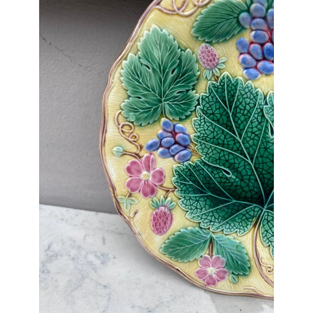 Rustic English Majolica Strawberry & Grapes Plate Wedgwood Circa 1920 For Sale - Image 3 of 4
