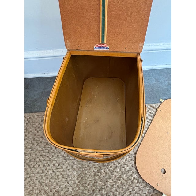 Wood Mid 20th Century Hawkeye Green and Tan Woven Picnic Hamper by Burlington Basket Co. For Sale - Image 7 of 13