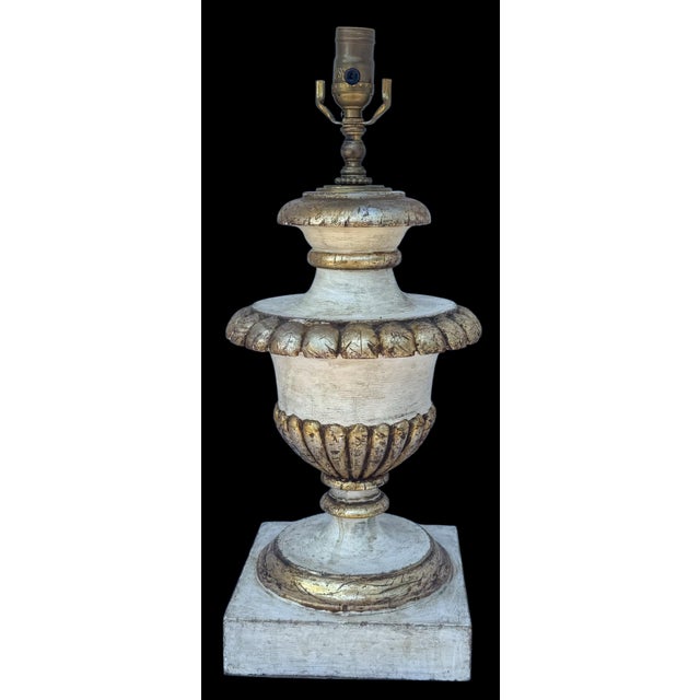 Early 20th Century Antique French Neo-Classical Style Carved Gilt Painted Wood Fragment Table Lamp For Sale - Image 5 of 7