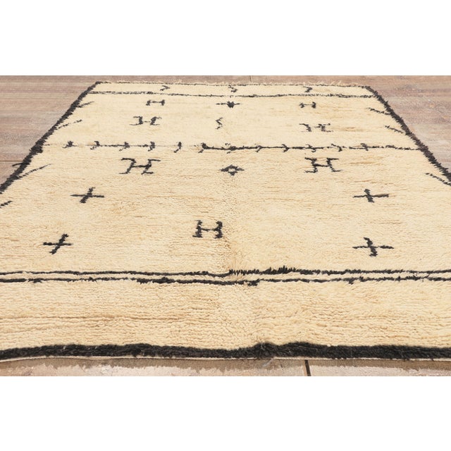 Vintage Azilal Moroccan Rug, 06'03 X 08'07 For Sale - Image 9 of 10