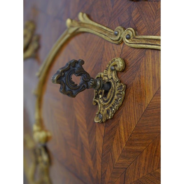 French Louis XV Vintage Marble Top Marquetry Commode For Sale - Image 11 of 17