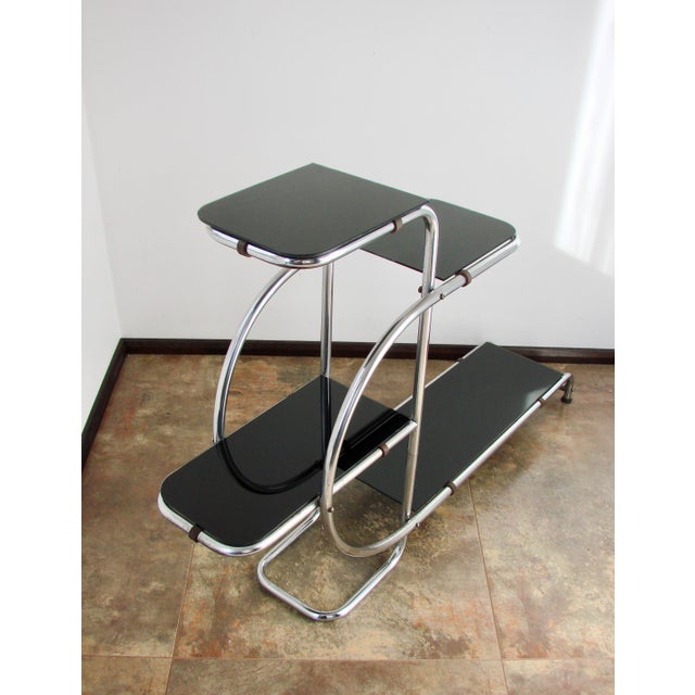 Bauhaus Flower Stand in Chrome and Glass by Emilie Guyot for Thonet, 1930s For Sale - Image 3 of 10