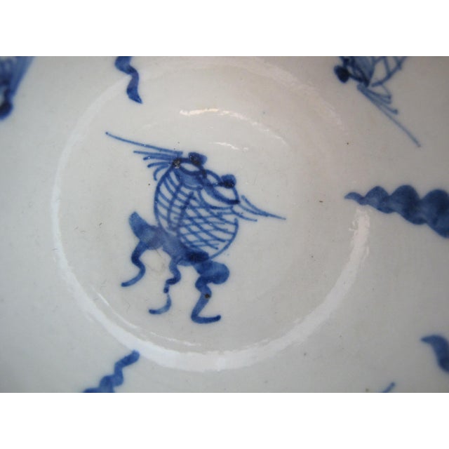 Early 20th Century Chinese Vintage Batavia Blue Porcelain Mocha Cafe Au Lait Koi Fish Cup Bowl For Sale - Image 5 of 10