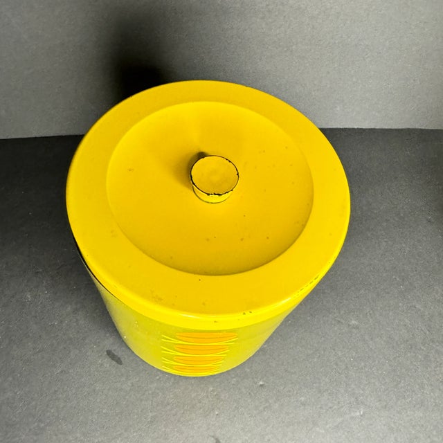 Mid-Century Modern Mid Century Modern Canisters- Set of 4 For Sale - Image 3 of 8