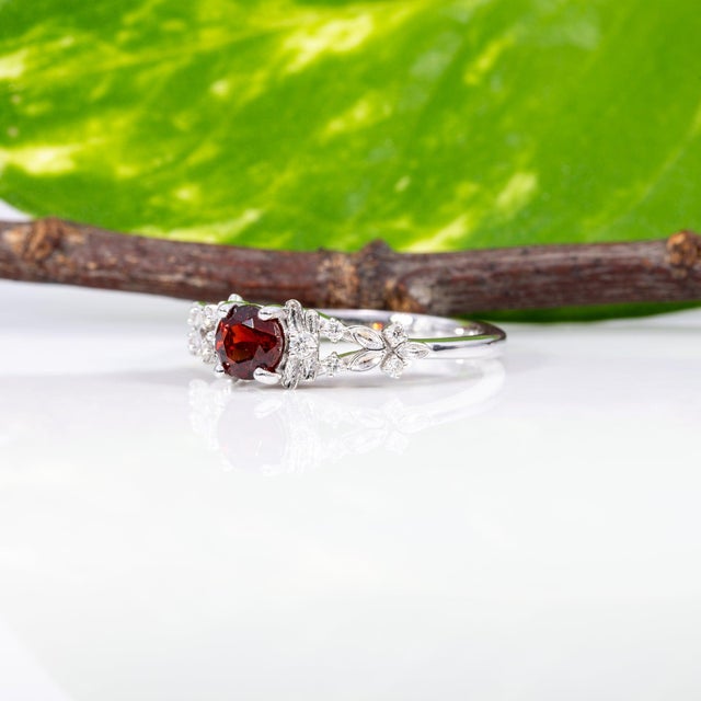 Red Spinel Ring With Earth-Mined Diamond Accents: Solid 14k Gold, Round 5mm, Size 6.75 For Sale In Columbus - Image 6 of 9
