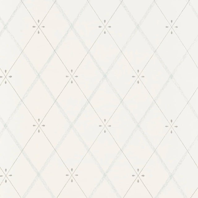 Schumacher Schumacher Kasumi Diamond Wallpaper in Mineral For Sale - Image 4 of 4