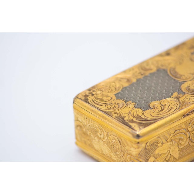 Rectangular Gold Snuff Box For Sale - Image 5 of 6