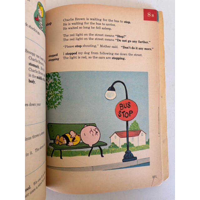 Charlie Brown Dictionary 1975 First Edition/Printing Paperback by Charles M. Schulz For Sale - Image 9 of 12