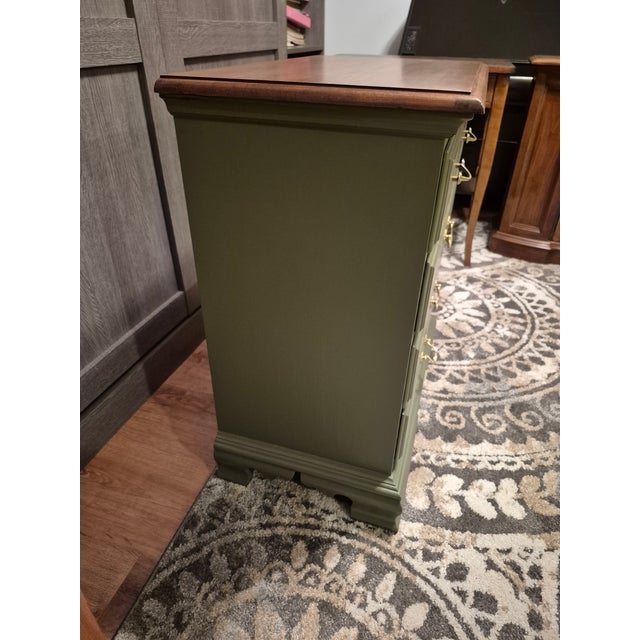 Mid 20th Century Refinished Thomasville Dresser For Sale - Image 10 of 10