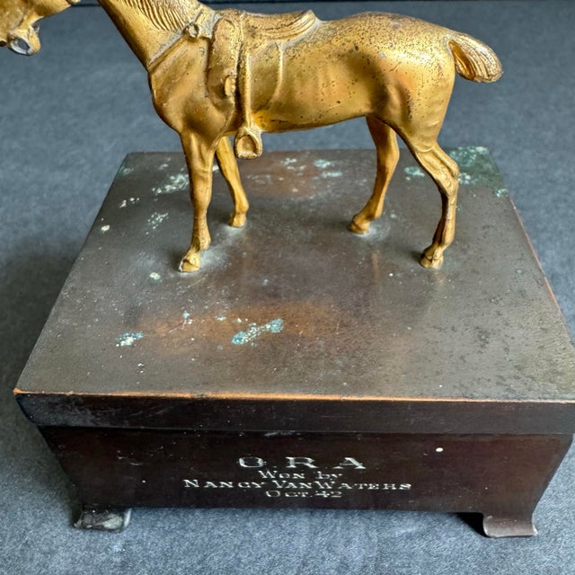 1940s Horse Statue Trophy Lidded Box Equestrian Ora Horse Racing Vintage Brass For Sale - Image 6 of 12