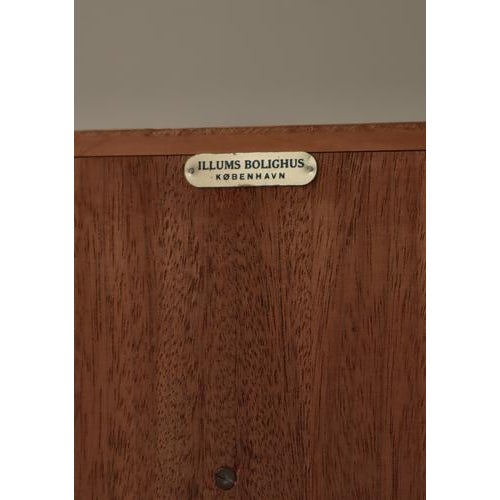 Danish Modern Sideboard in Oak and Rattan Model Ry26 attributed to Hans J. Wegner, 1960s For Sale - Image 18 of 18