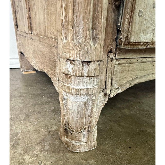 French Provincial Star-Inlaid Armoire, 18th-Century For Sale - Image 15 of 18