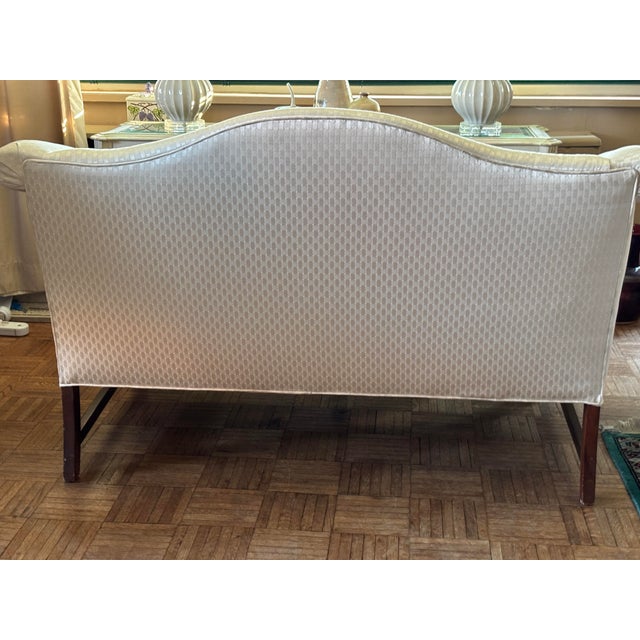 1980s Elegant Chippendale Loveseat a Timeless Classic, Sophisticated Fabric Updates Look For Sale In New York - Image 6 of 6