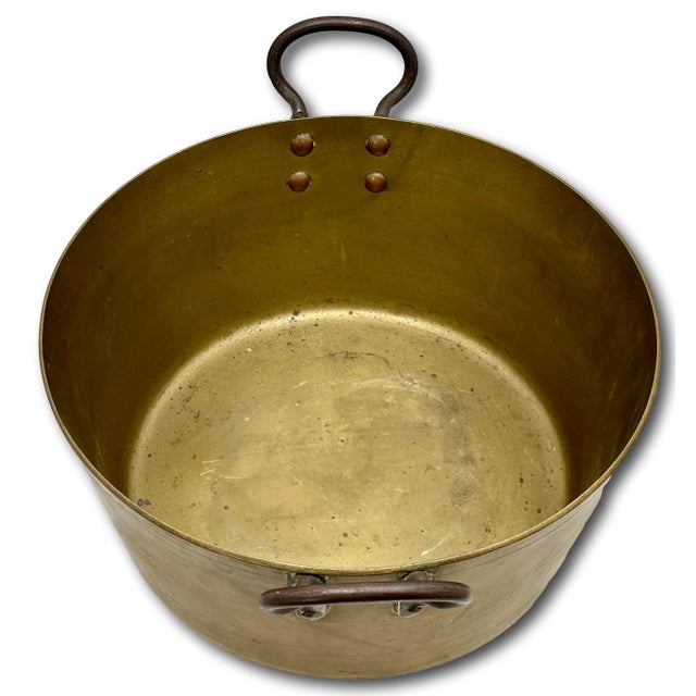 Very Large Mid 1800s Antique Heavy Brass & Hand Wrought Iron Hearth or Stove Top Cooking Pot 18 Inches Long! For Sale In Boston - Image 6 of 18