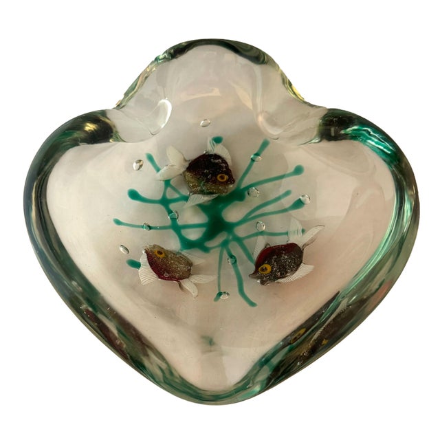 Mid 20th Century Alfredo Barbini Mid 20th Century Art Glass Bowl with Three Fish For Sale - Image 5 of 8
