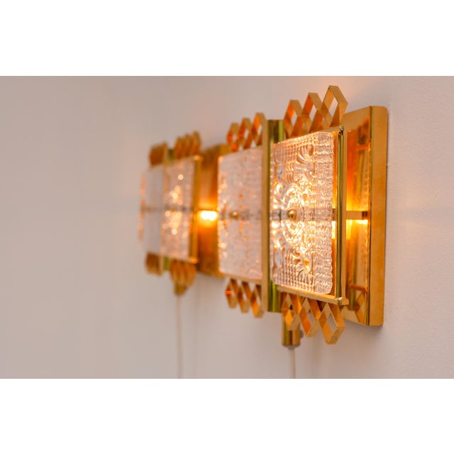 Wall-Mounted Sconces in Glass and Brass Lamps by Carl Fagerlund for Orrefors, Sweden, 1970s, Set of 2 For Sale - Image 6 of 14