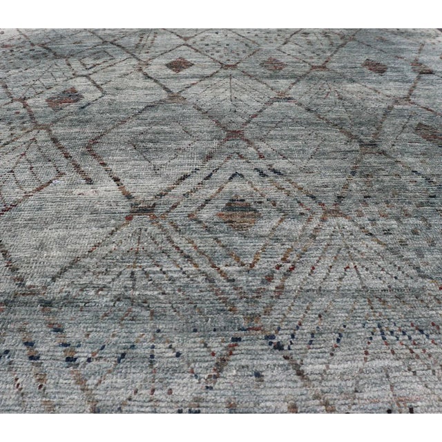 Modern Design Rug by Keivan Woven Arts in Muted Green and Subdued Brown Design. Keivan Woven Arts rug AFG-31839, country...