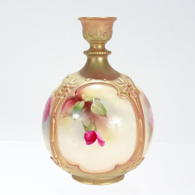 English Antique English Armorial Chamberlains Worcester Blue Ground Dinner Plate - Crest For Sale - Image 3 of 13