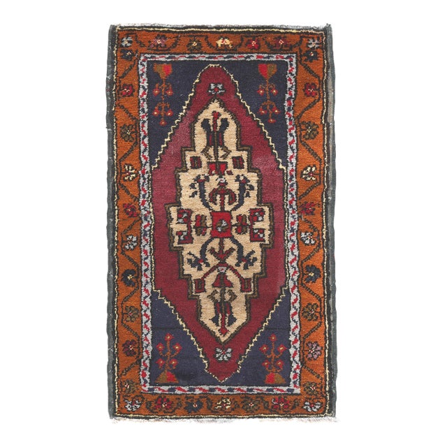 Vintage Turkish Rug – Red Medallion, Floral Borders, Hand-Knotted Wool -1' 5'' X 2' 9'' For Sale