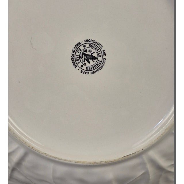 Late 20th Century Vintage Bordallo Pinneiro Portugal Cabage Leaf White Serving Bowl For Sale - Image 5 of 8