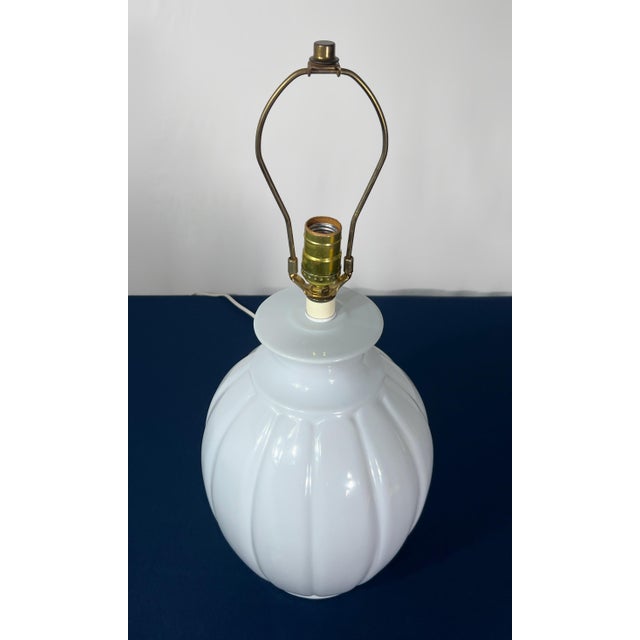 Postmodern 1980s Periwinkle Blue Ceramic Melon Table Lamp Postmodern Fluted Ribbed Statement Lamp For Sale - Image 3 of 7