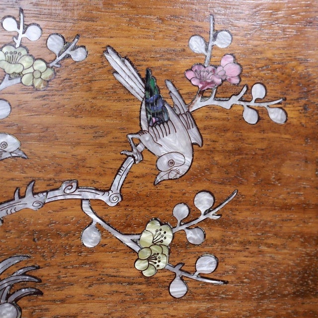 Wood Late 20th Century Zen-Style Huali Wood Handcrafted Tray With Mother-of-Pearl Inlay, Floral & Bird Motif Chinese Decorative Serving Tray For Sale - Image 7 of 10