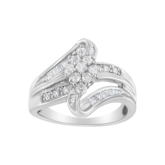 Contemporary 10K White Gold 1/2 cttw Diamond Cluster Ring (H-I Clarity, I2-I3 Color) - Size 6 For Sale - Image 3 of 6