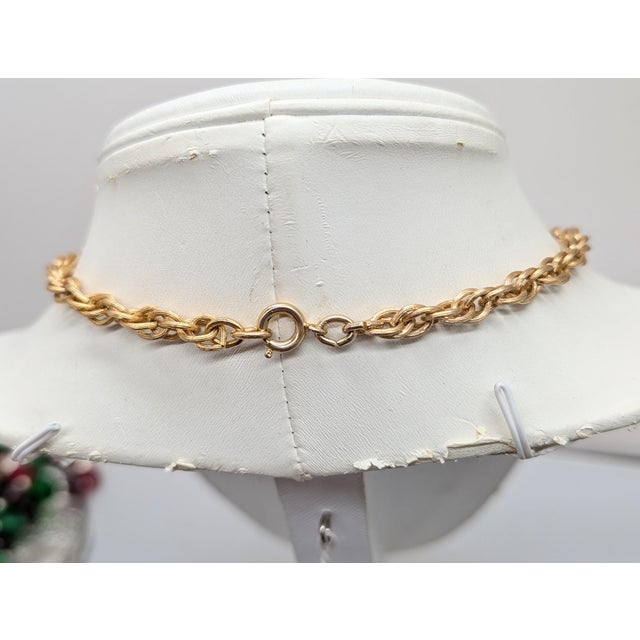 1970s Vintage Signed Napier Goldtone Fleur De Lis Pendant Necklace For Sale - Image 5 of 5