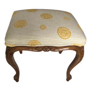 Carved French Wood Bench With White Yellow Flower Medallion Upholstery For Sale