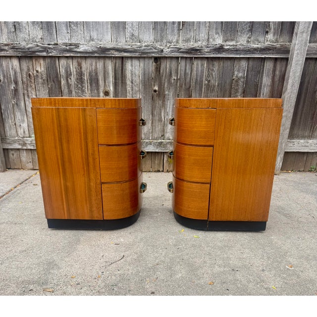 1930s Vintage Art Deco Streamline Donald Deskey-Style Nightstands - A Pair For Sale - Image 5 of 8