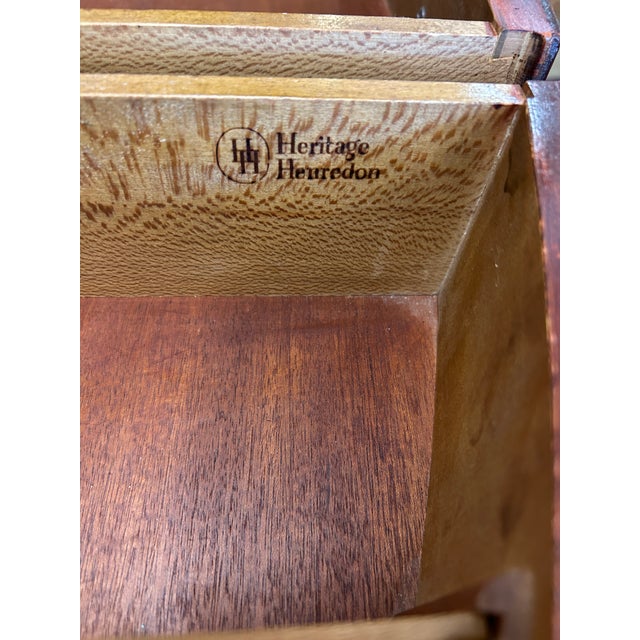 Henredon Vintage Heritage Henredon Serpentine Dresser With Inlaid Mahogany Drawers For Sale - Image 4 of 12