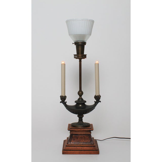 Hollywood Regency Vintage Stiffel Neoclassical-Style Brass Bouillotte-Style Table Lamp For Sale - Image 3 of 15