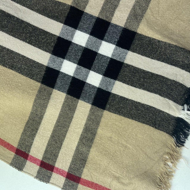 English Burberry Brown Plaid 100% Cashmere Scarf For Sale - Image 3 of 8
