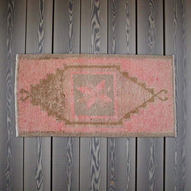 Farmhouse 1970s Vintage Hand Knotted Small Rug Entry Decor Doormat For Sale - Image 3 of 14