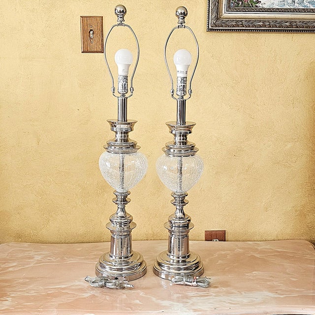 Pair of Tall Chrome Crackle Glass Table Lamps – Vintage Hollywood Regency Glam 3-Way Lighting For Sale - Image 9 of 18
