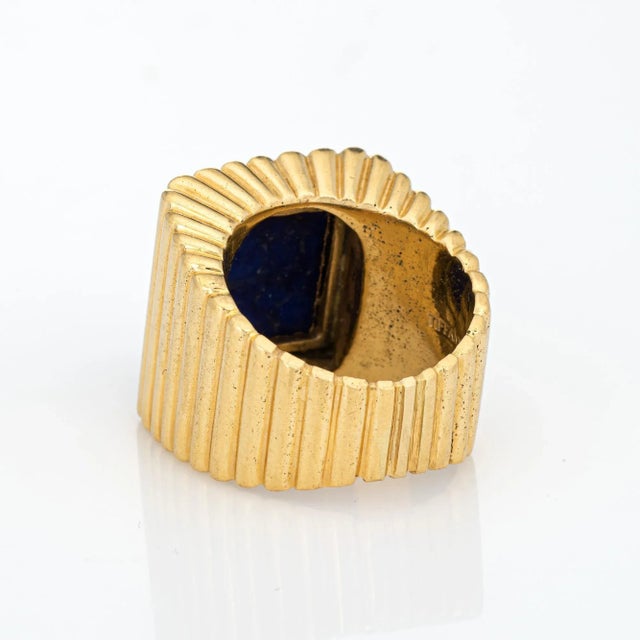 Late 20th Century Late 20th Century 70s Tiffany & Co Sugarloaf Lapis Lazuli Ring 18k Yellow Gold Sz 5 Square Ridged For Sale - Image 5 of 7