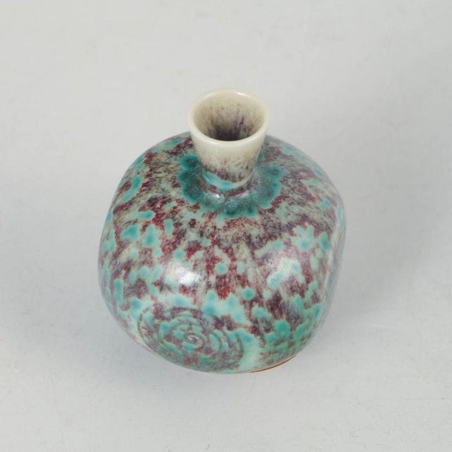 Berndt Friberg for Gustavsberg Studio, miniature vase. Elegant hand-thrown miniature stoneware vase with rounded body,...