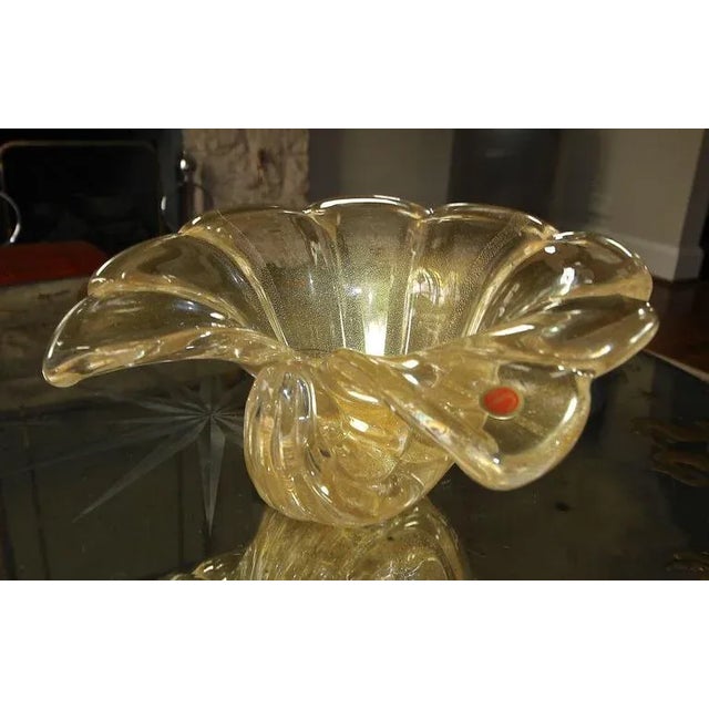 Large Murano handblown cased clear glass with gold flecks shell shaped centerpiece bowl. This piece would fit great as...